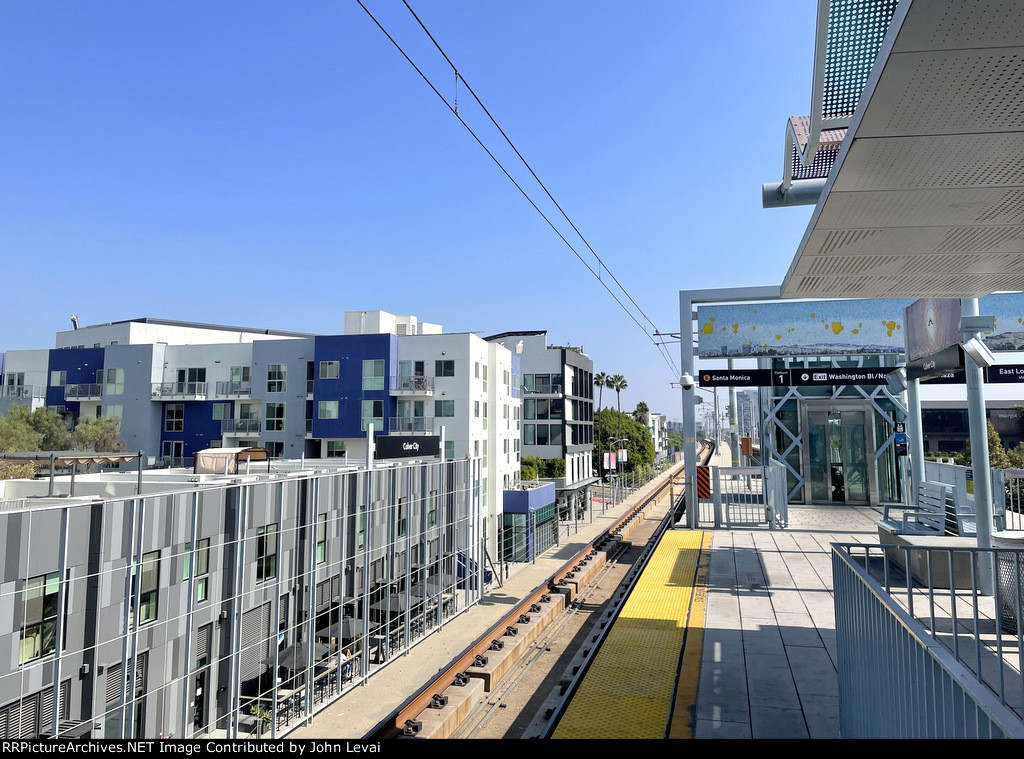 Culver City Station-looking east 